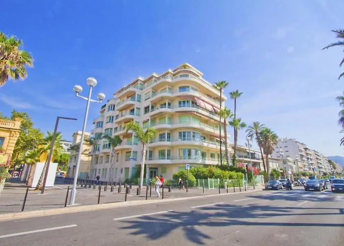 Top Floor Miramar Sea Front