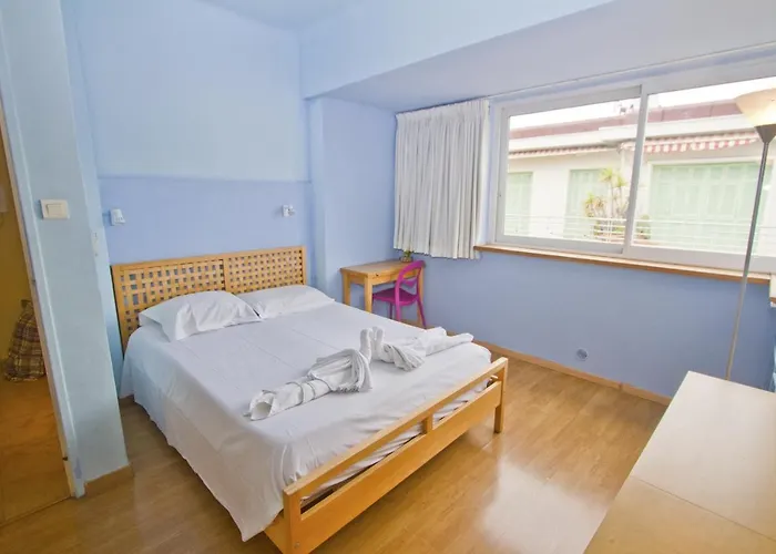 Top Floor Miramar Sea Front Daire *